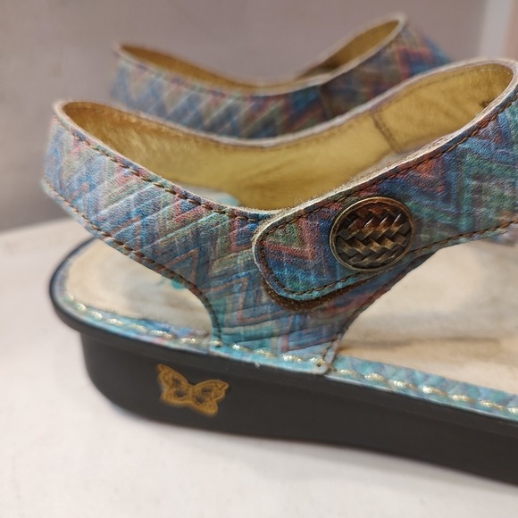 Alegria‎ Kerri Wedge Sandals Womens 38 US 7.5 8 Multicolor Chevron Comfort Blues - Picture 2 of 12